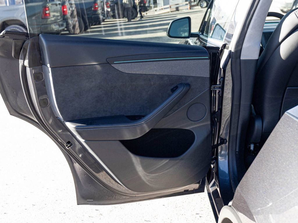 Used 2026 Tesla Model Y Long Range image 13