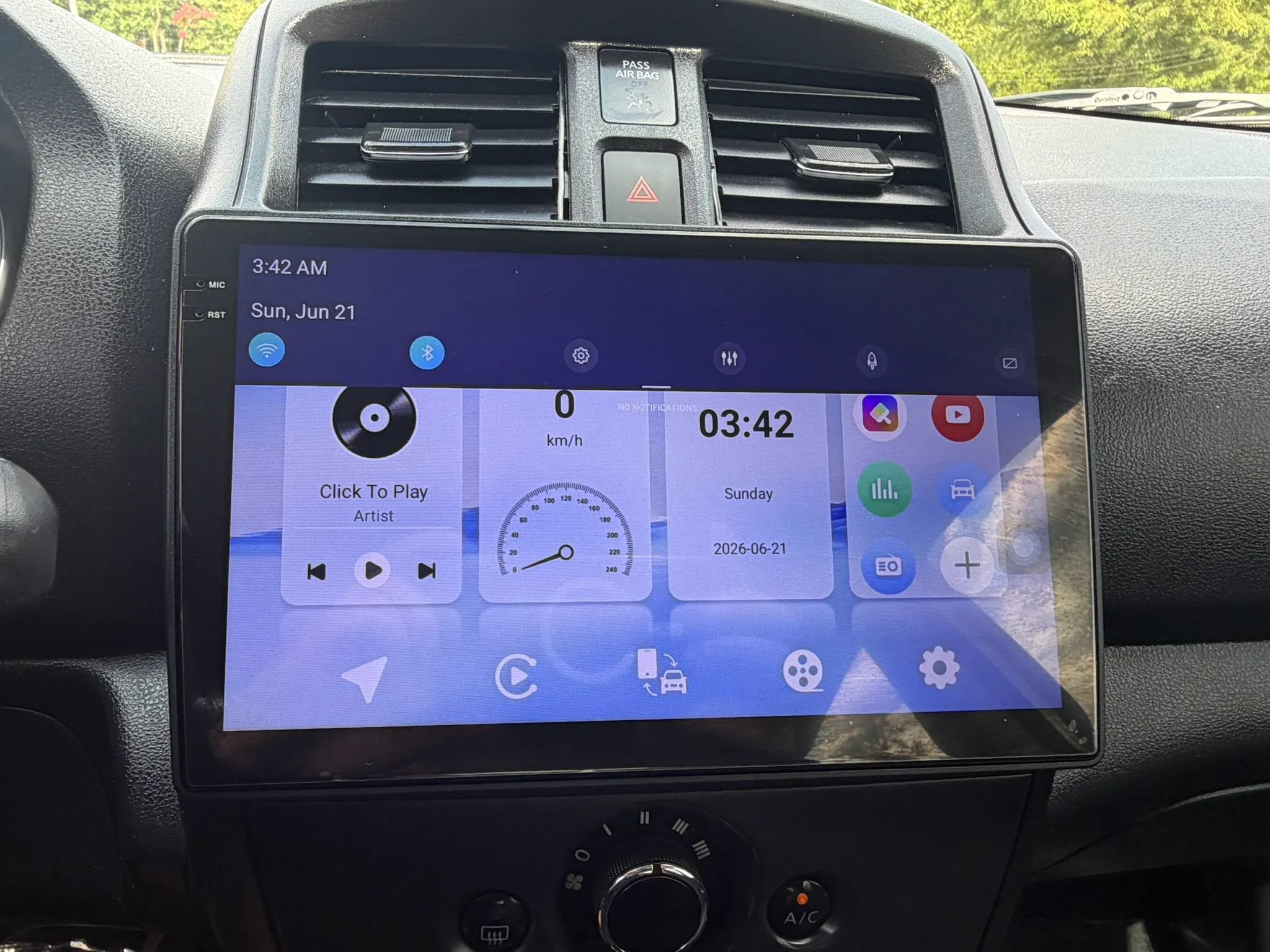 Used 2018 Nissan Versa SV FWD image 20