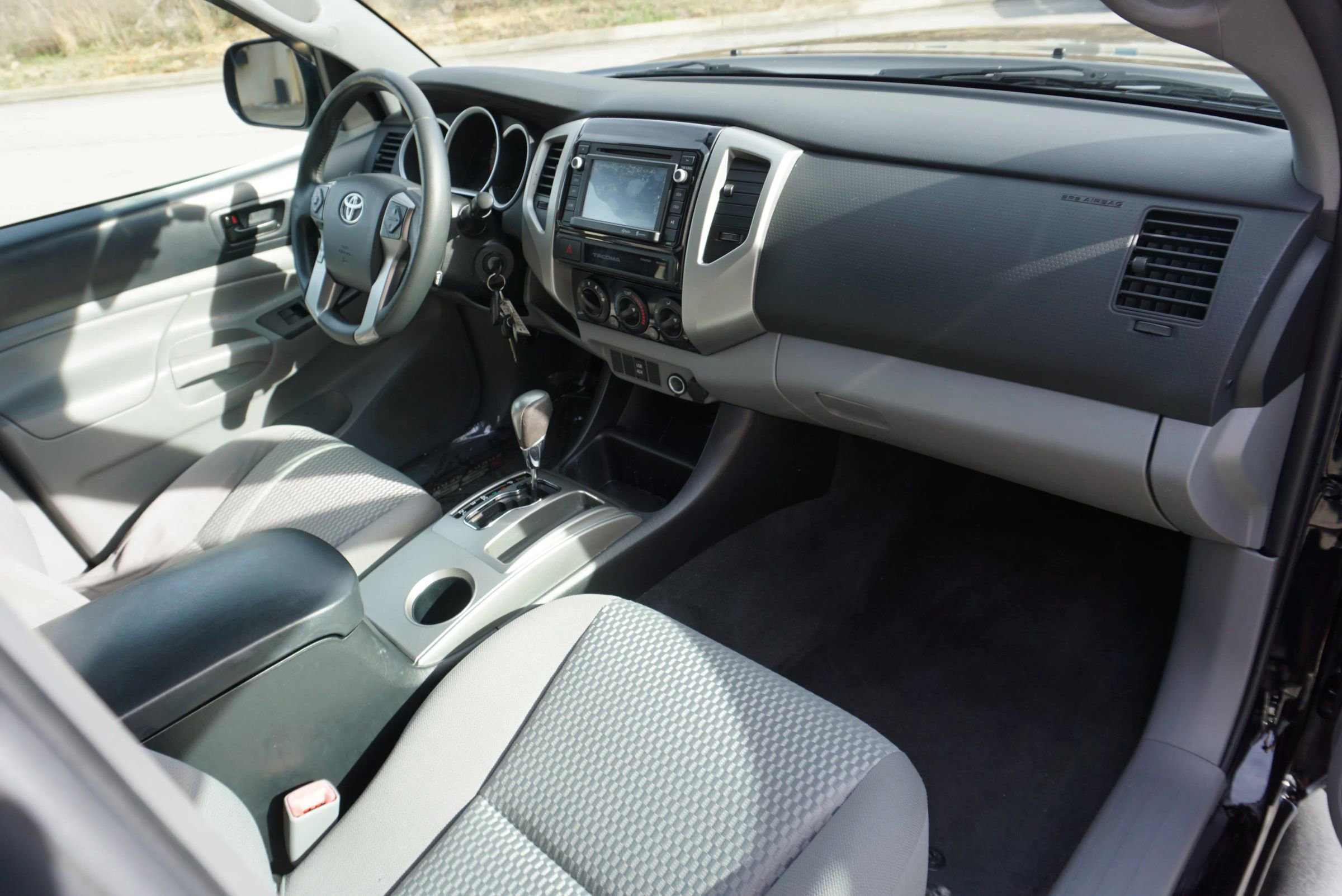 Used 2015 Toyota Tacoma PreRunner image 18