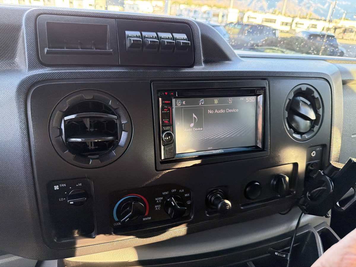 Used 2010 Ford E-350 and Econoline 350 Super Duty image 31