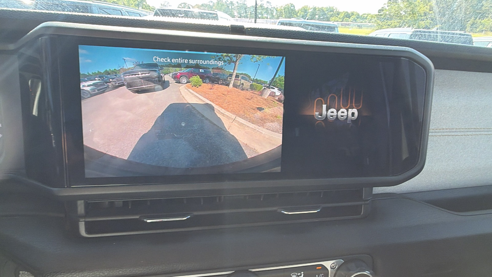 Used 2024 Jeep Wrangler Unlimited Sport AWD/4WD image 32