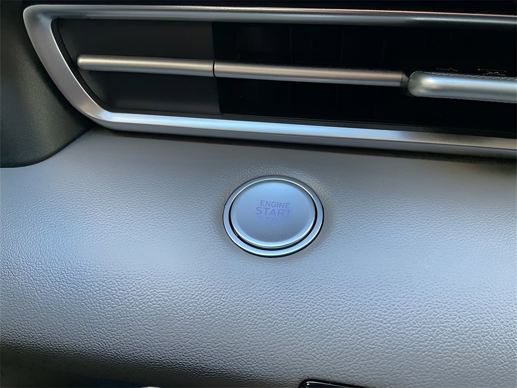 Certified 2025 Hyundai Elantra Sport image 25