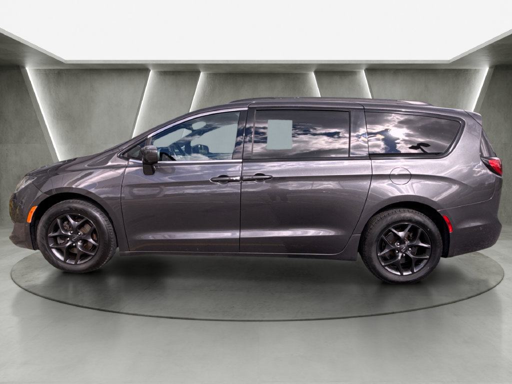 Used 2020 Chrysler Pacifica Touring-L Plus w/ Advanced Safetytec Group FWD image 6