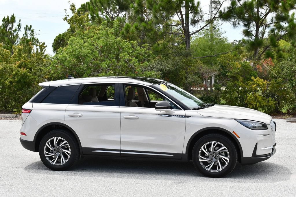 Used 2023 Lincoln Corsair FWD w/ Equipment Group 101A image 37