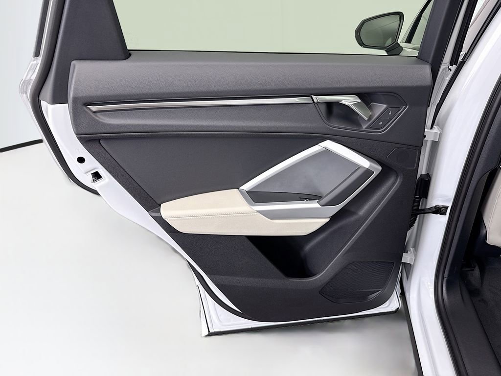 Used 2025 Audi Q3 2.0T Premium w/ Convenience Package image 24