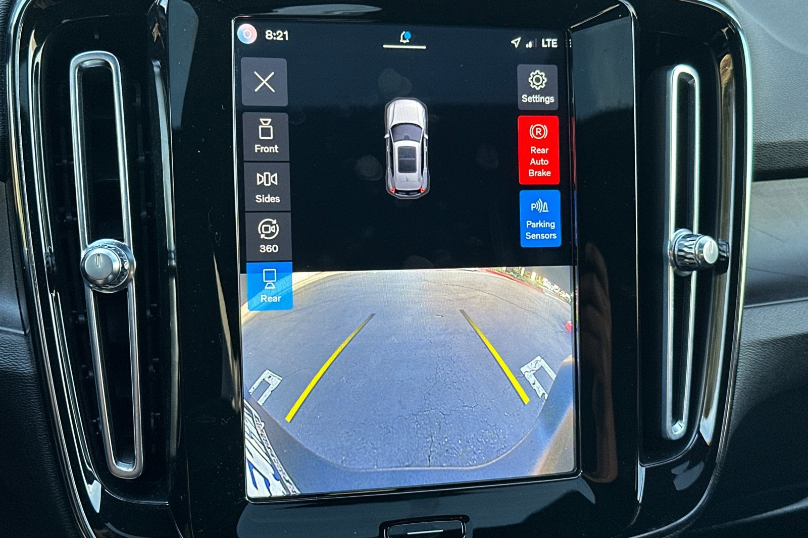 Certified 2023 Volvo XC40 Recharge Plus image 23