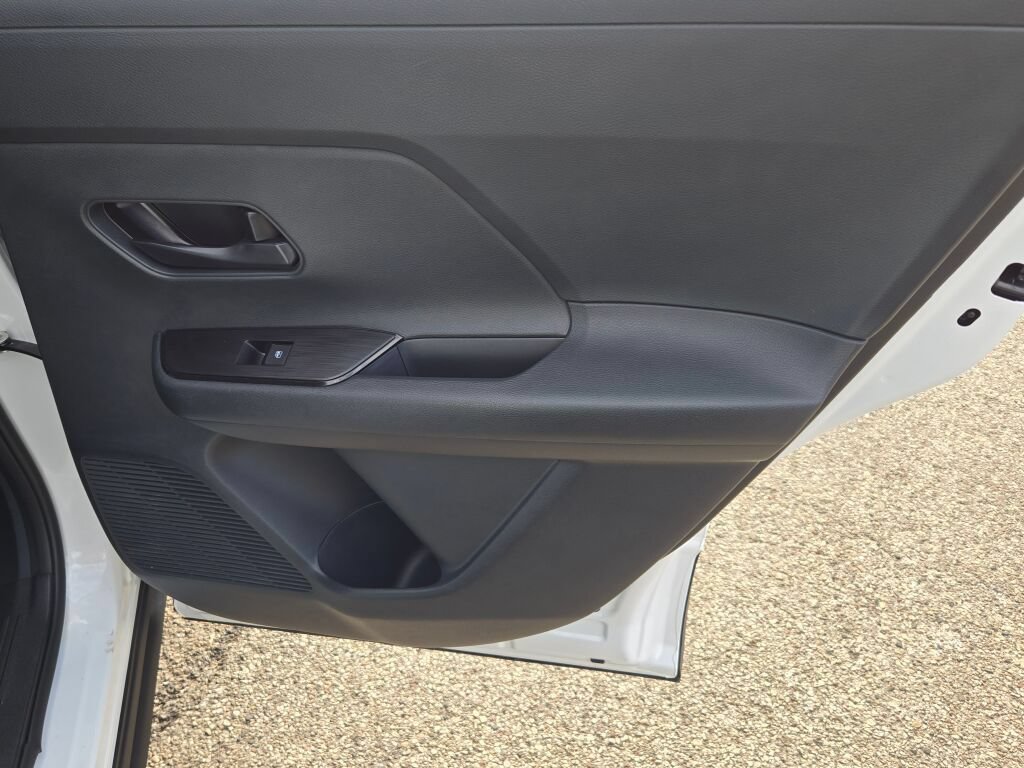 Used 2025 Nissan Kicks S AWD/4WD image 7