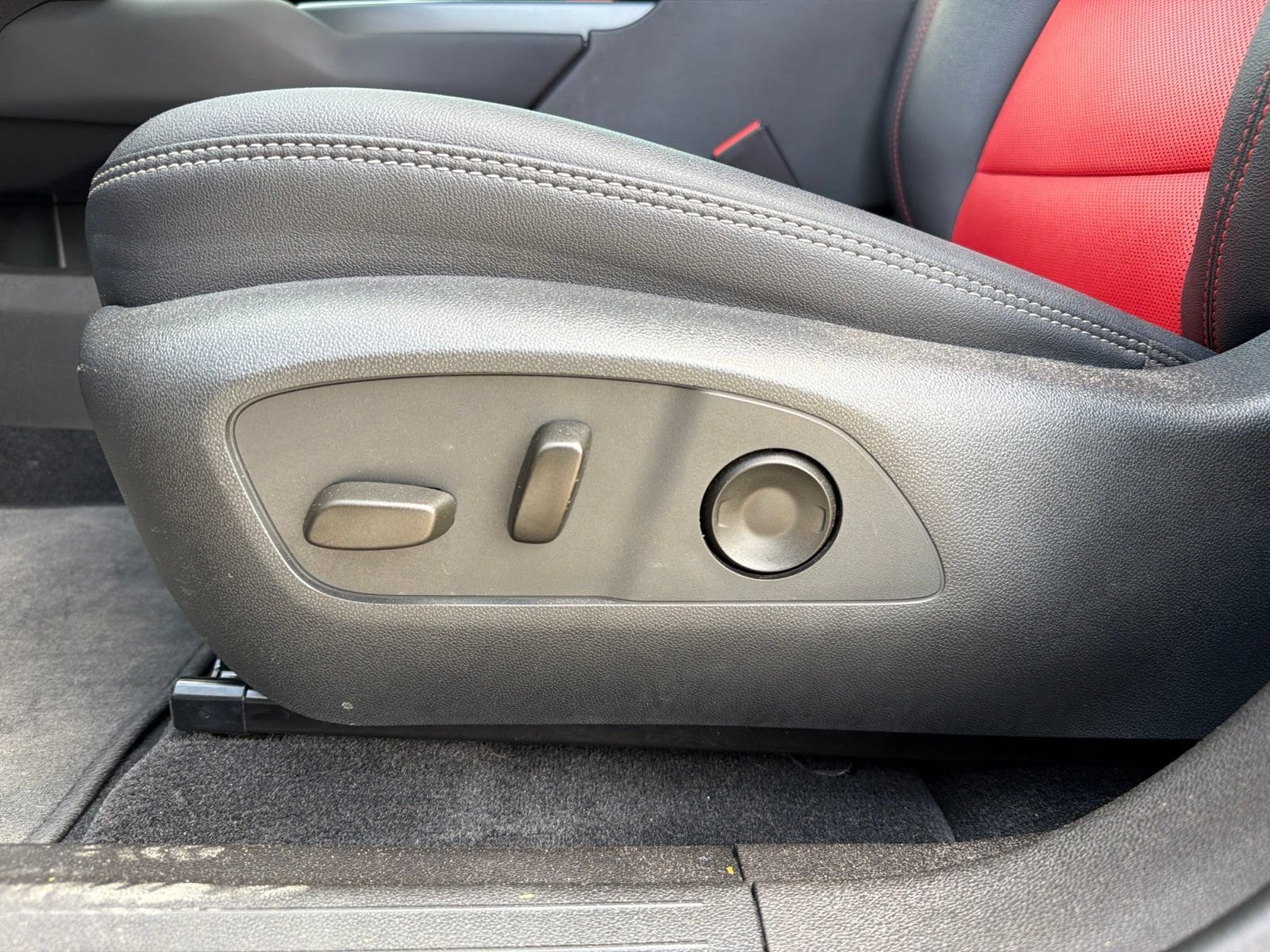Used 2025 Chevrolet Equinox EV RS FWD image 20