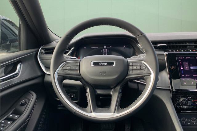 New 2025 Jeep Grand Cherokee Altitude image 25