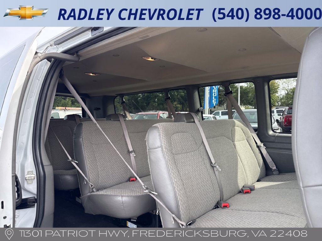 Used 2025 GMC Savana 3500 LT w/ LT Preferred Equipment Group RWD image 9