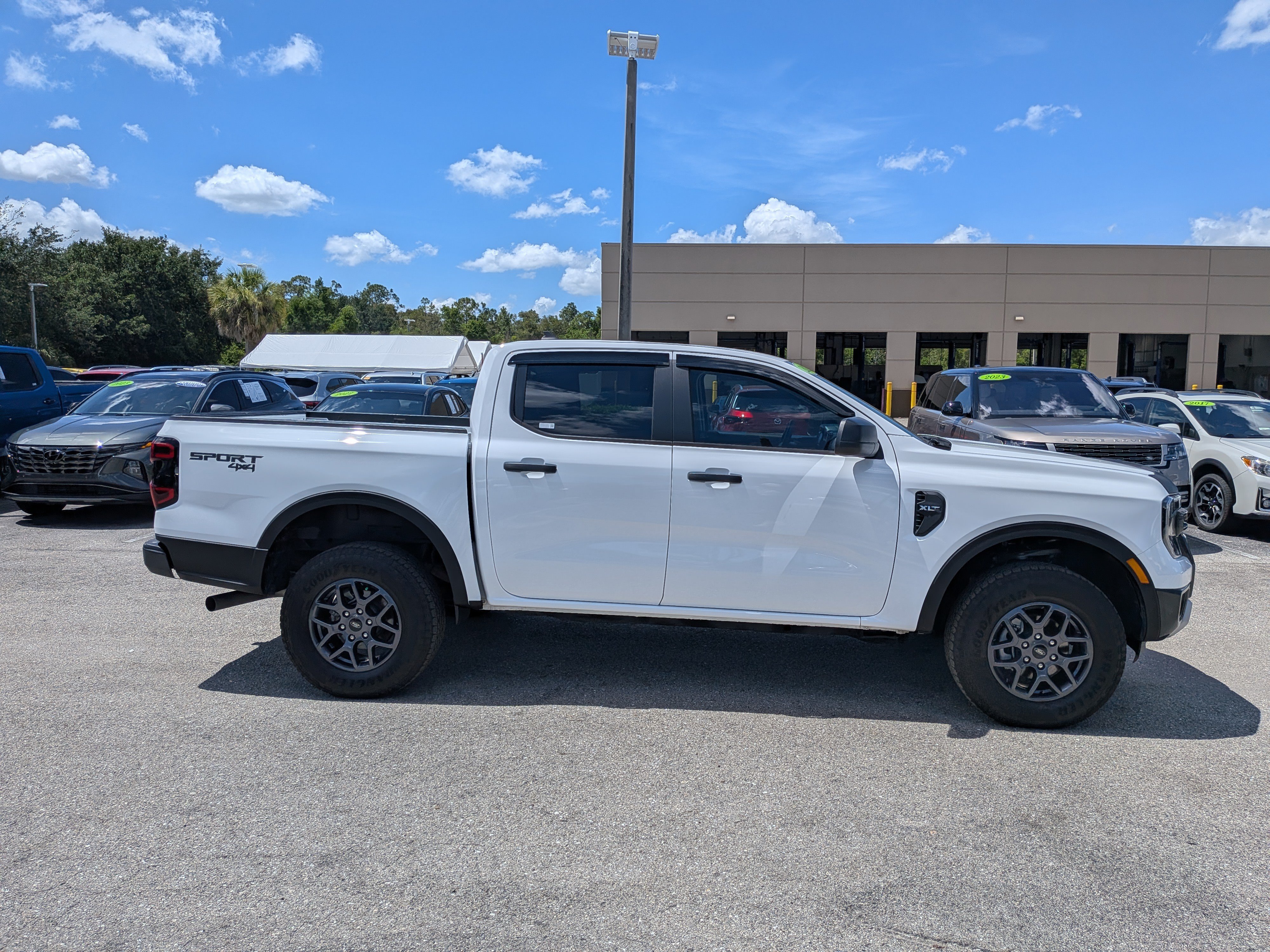 Used 2025 Ford Ranger XLT w/ Trailer Tow Package AWD/4WD image 3