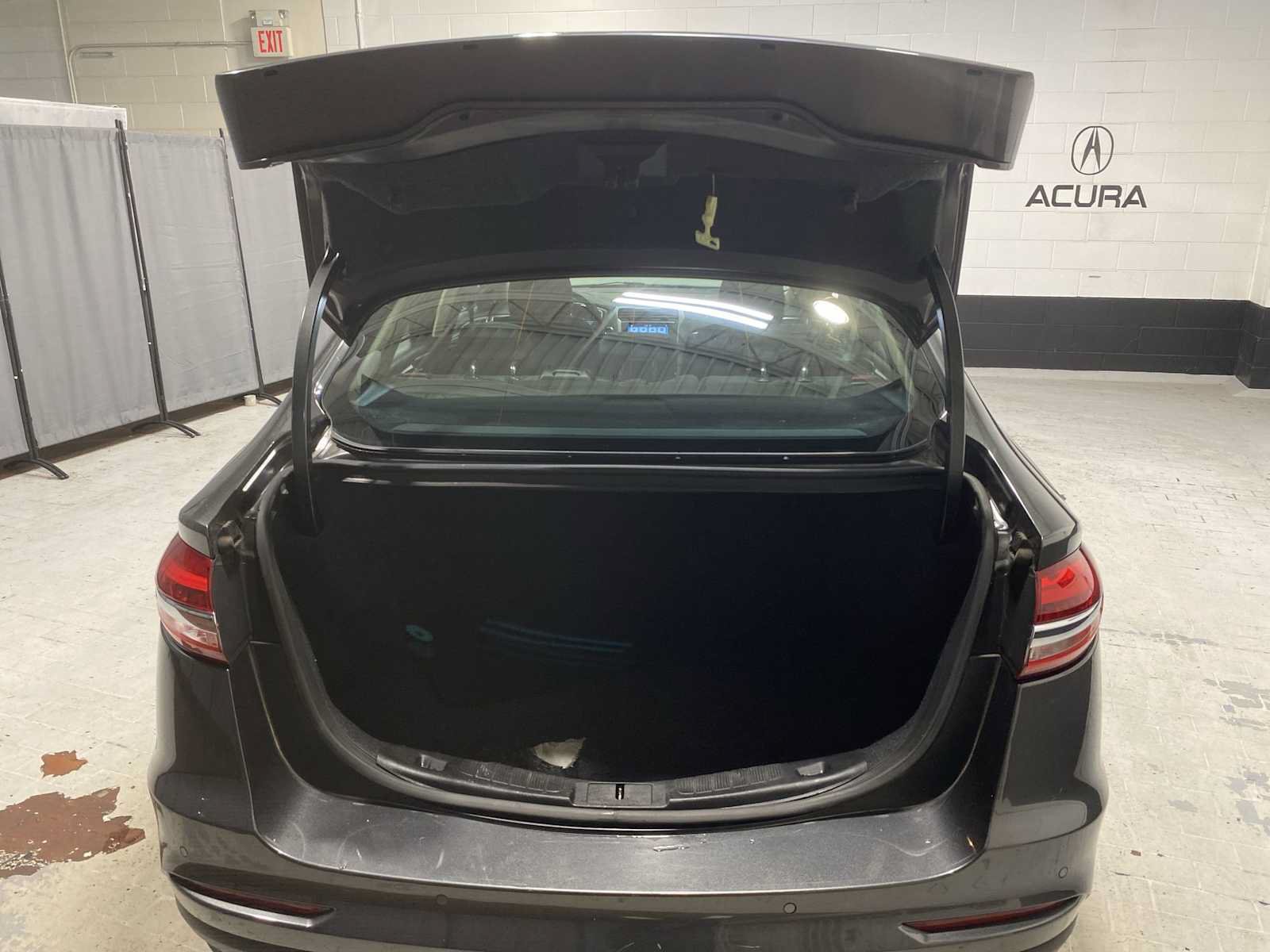 Used 2019 Ford Fusion SE FWD image 19