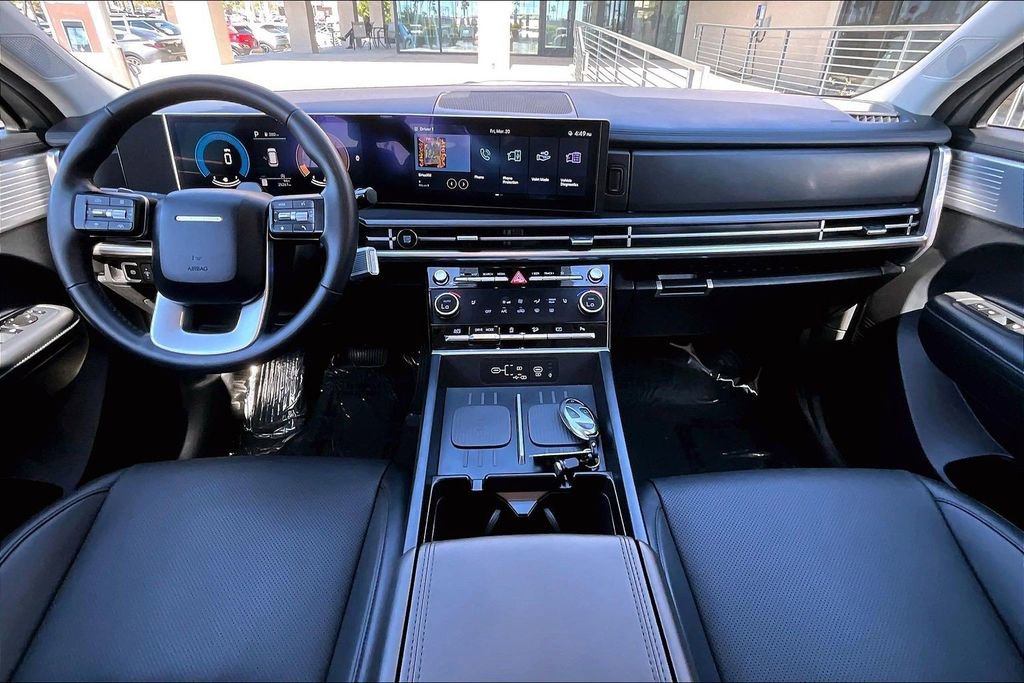 Used 2025 Hyundai Santa Fe SEL image 11