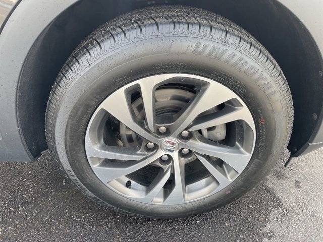 Used 2023 Buick Envision Essence image 13