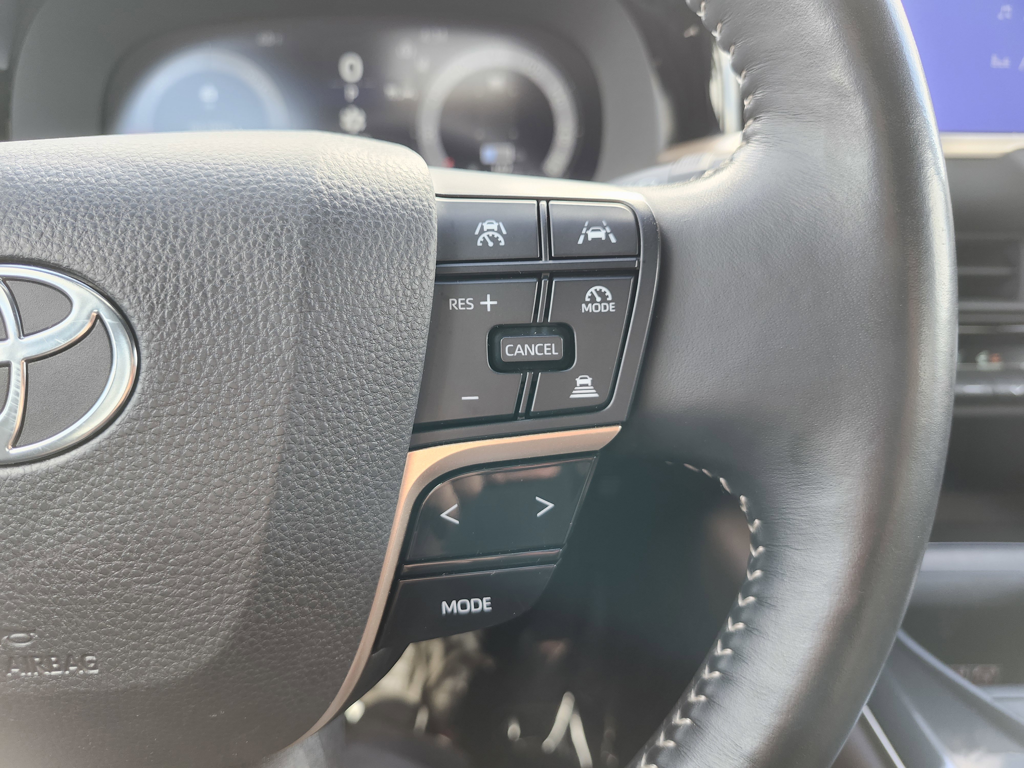 Used 2024 Toyota Crown AWD/4WD image 39