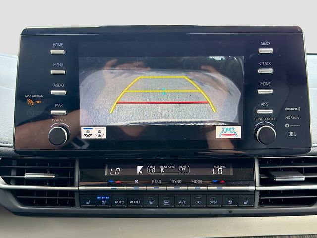 Used 2022 Toyota Sienna Limited FWD image 35