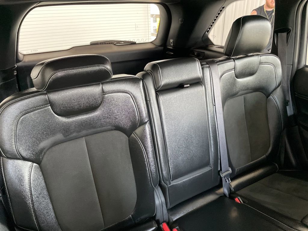 Used 2025 Jeep Grand Cherokee Altitude AWD/4WD image 17
