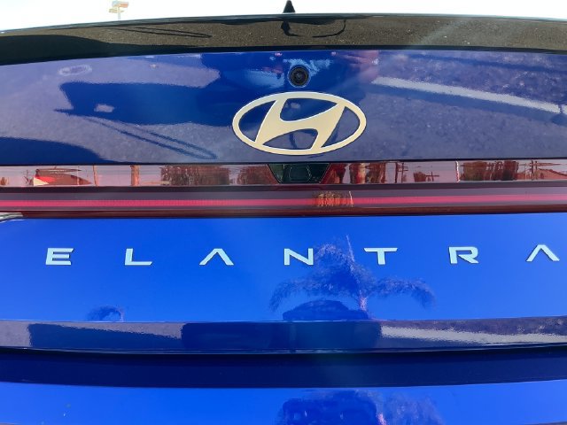 Used 2025 Hyundai Elantra SEL FWD image 32