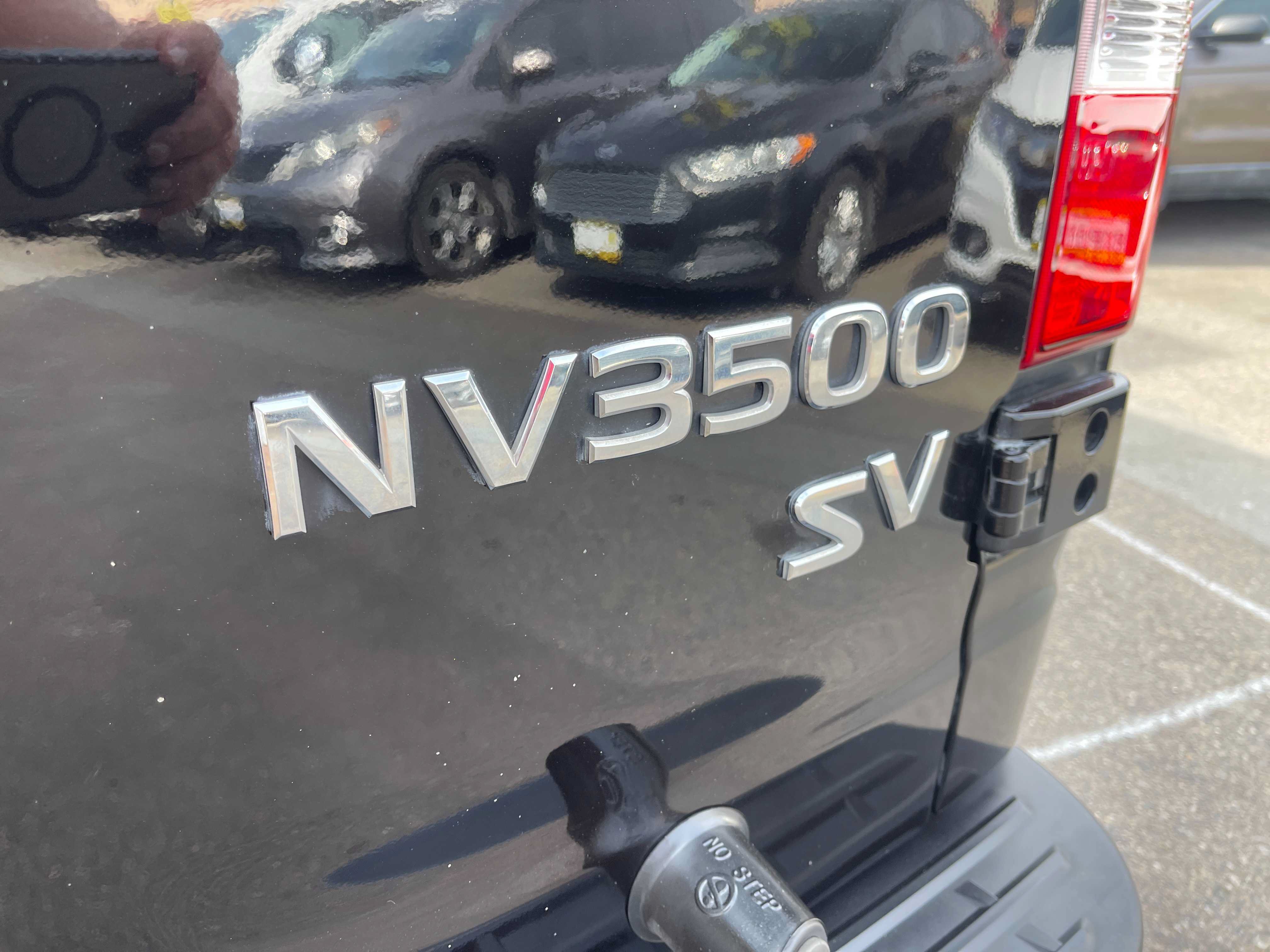 Used 2018 Nissan NV 3500 SV w/ Navigation Package RWD image 9