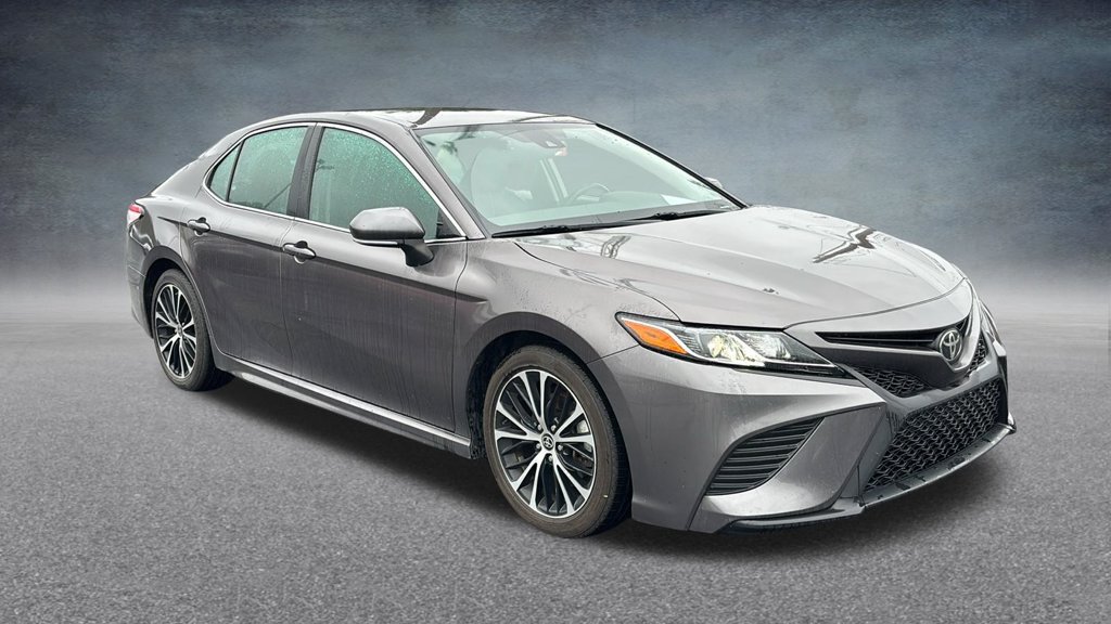 Used 2020 Toyota Camry SE w/ Cold Weather Package AWD/4WD image 2