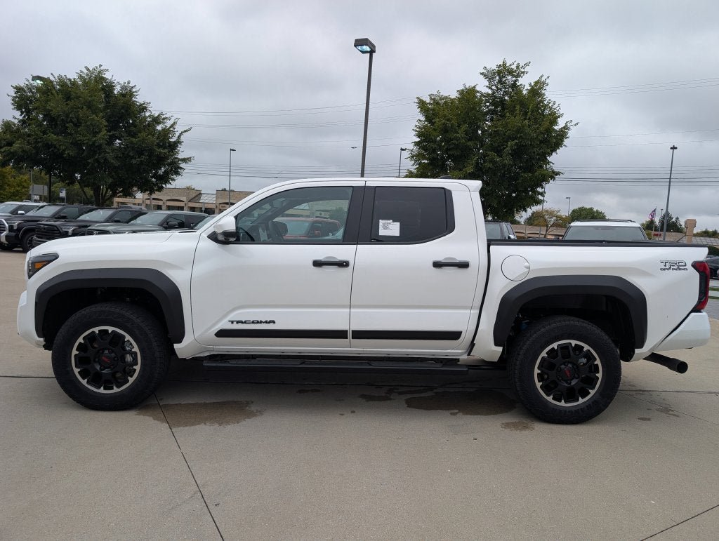 New 2026 Toyota Tacoma TRD Off-Road w/ TRD Off Road Premium Package AWD/4WD image 4