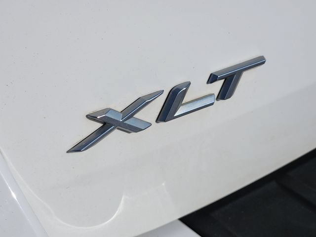 Used 2021 Ford Explorer XLT w/ Equipment Group 202A RWD image 13