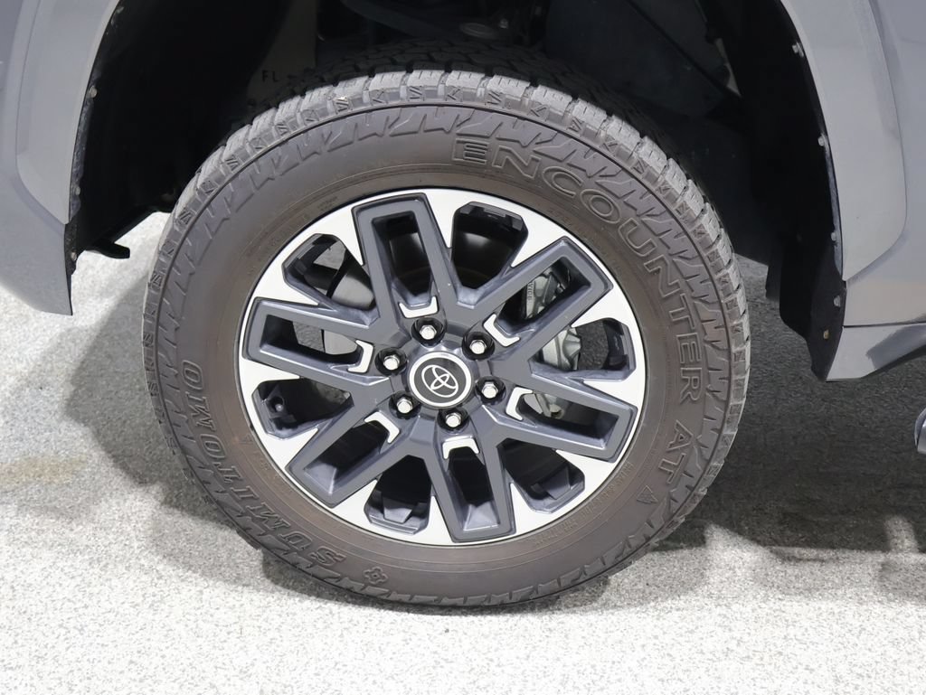 Used 2023 Toyota Tundra Limited AWD/4WD image 10
