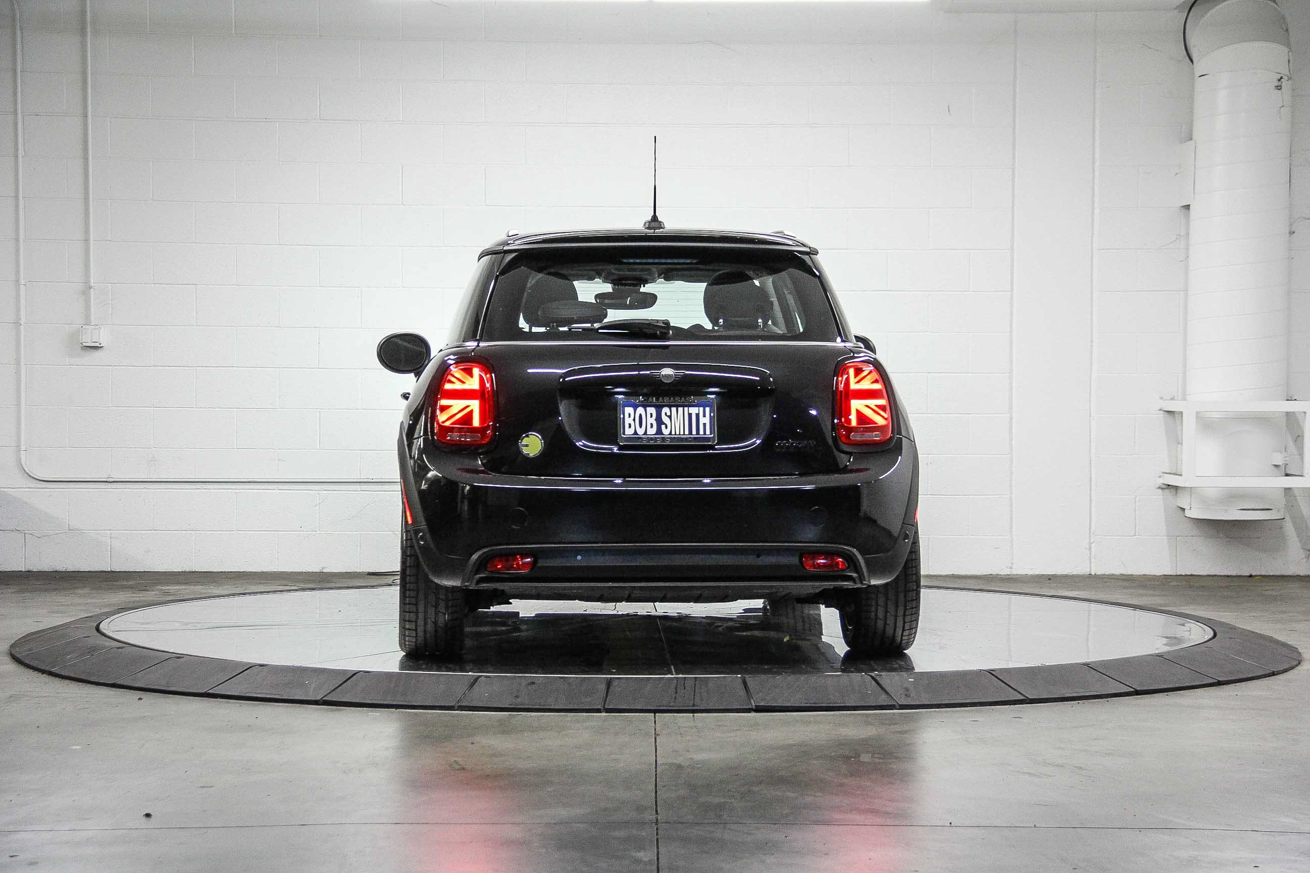 Used 2024 MINI Cooper SE FWD image 5