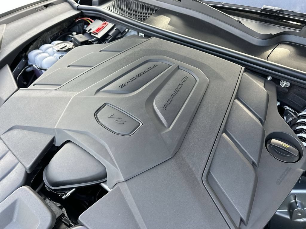 Certified 2026 Porsche Cayenne AWD/4WD image 22