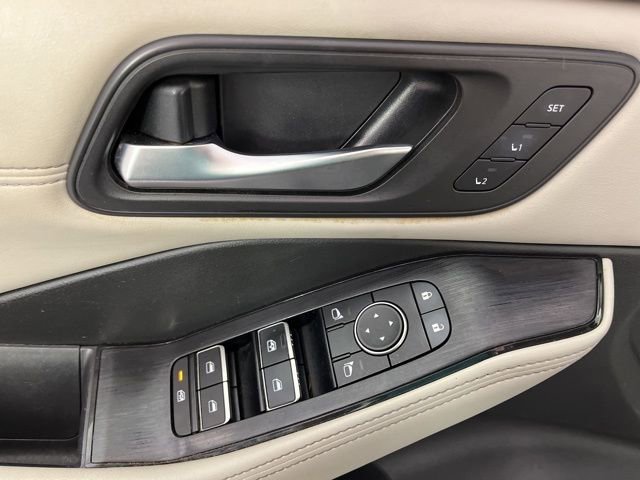 Used 2023 Nissan Rogue SL w/ SL Premium Package image 31