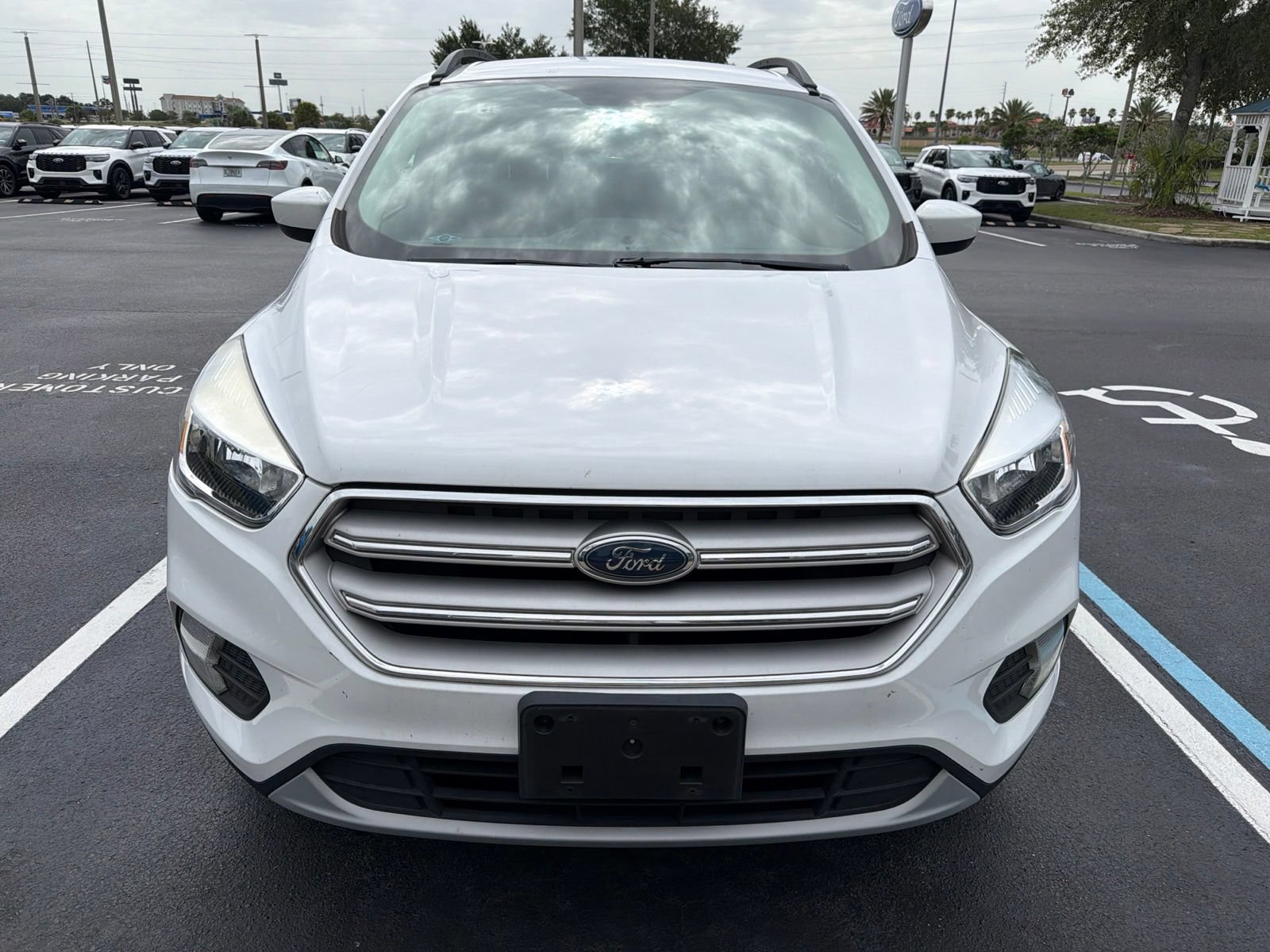 Used 2018 Ford Escape SE w/ SE Sync 3 Package AWD/4WD image 7