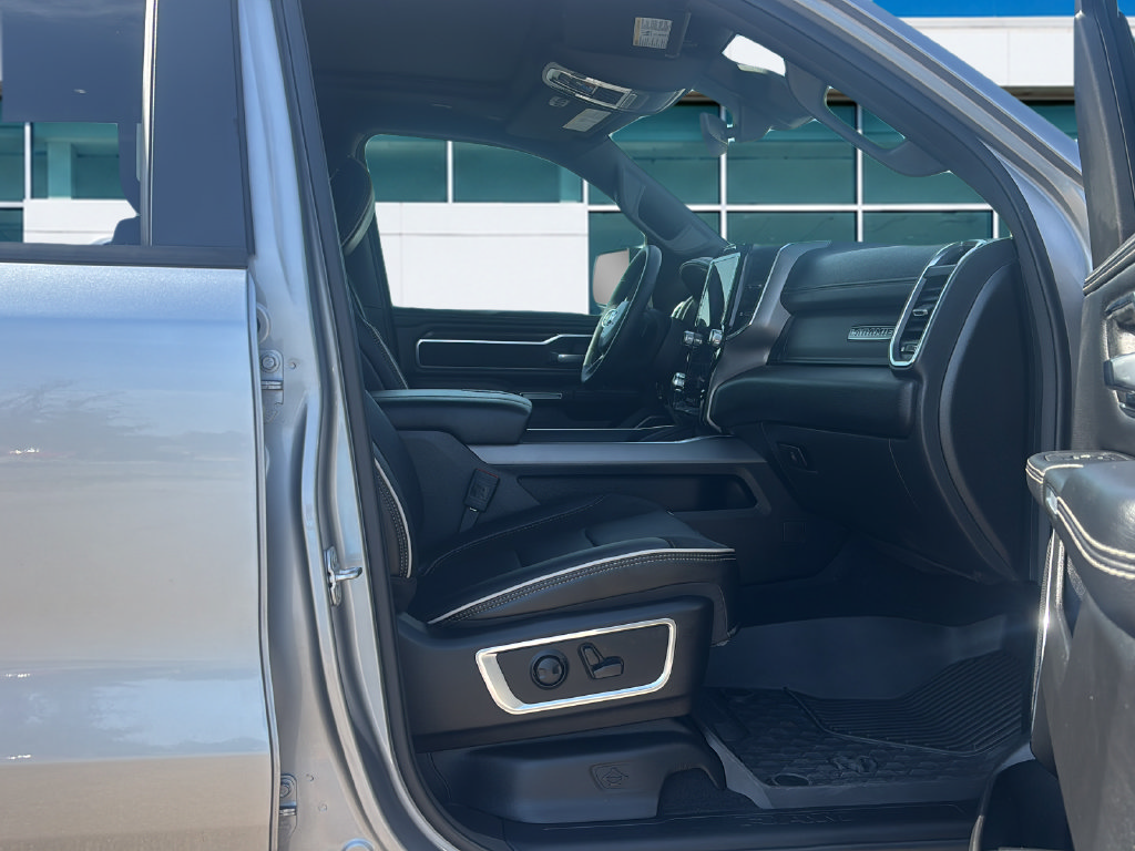 Used 2025 RAM 1500 Laramie w/ Laramie Southwest Edition AWD/4WD image 18