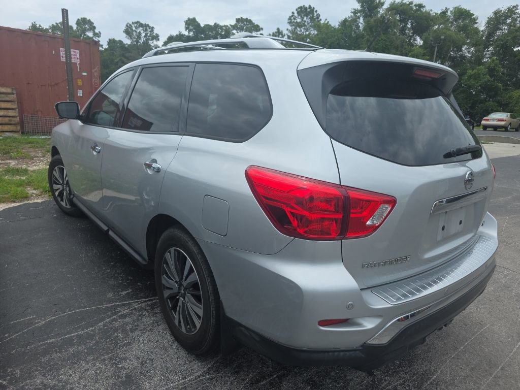 Used 2017 Nissan Pathfinder SL w/ SL Premium Package FWD image 6