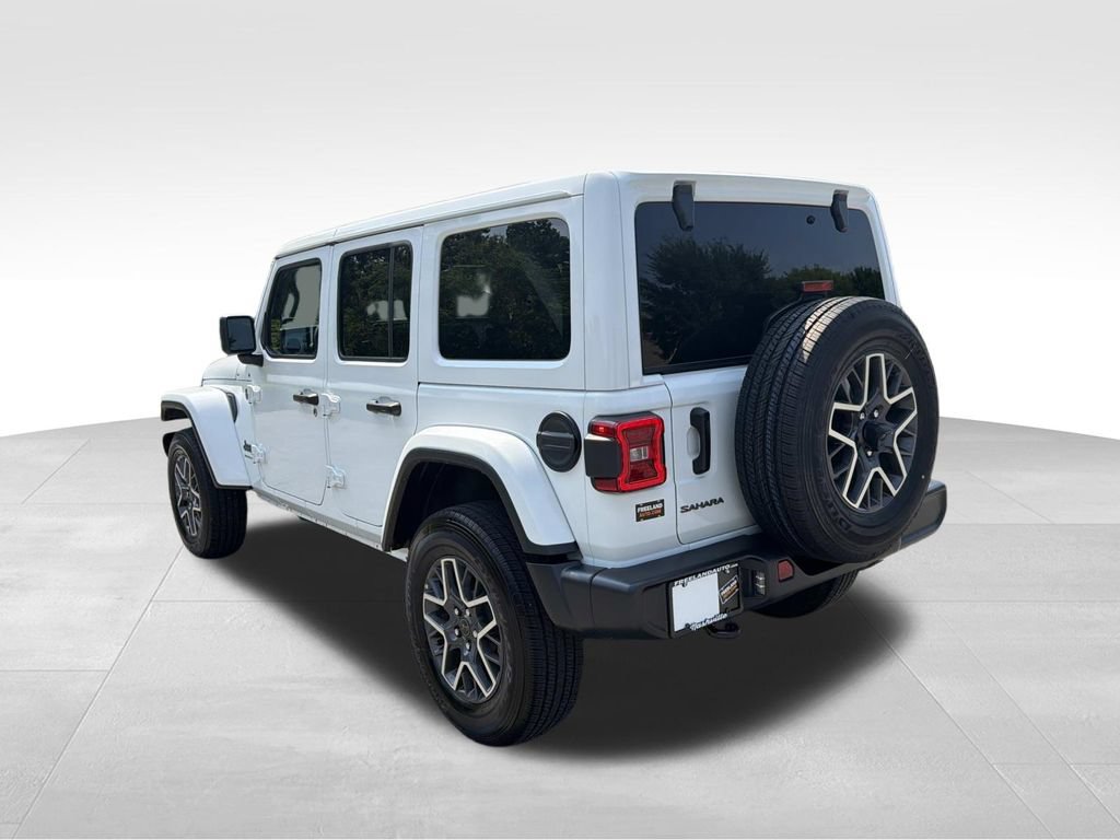 Used 2025 Jeep Wrangler Unlimited Sahara AWD/4WD image 5