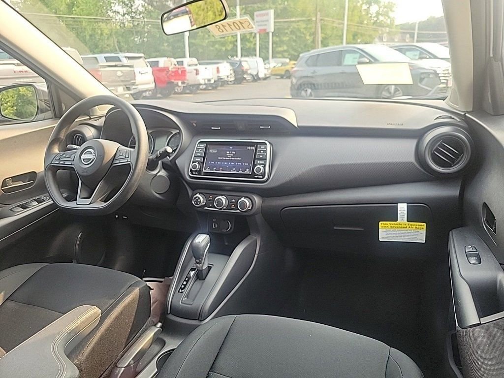 Used 2025 Nissan Kicks Play S image 11