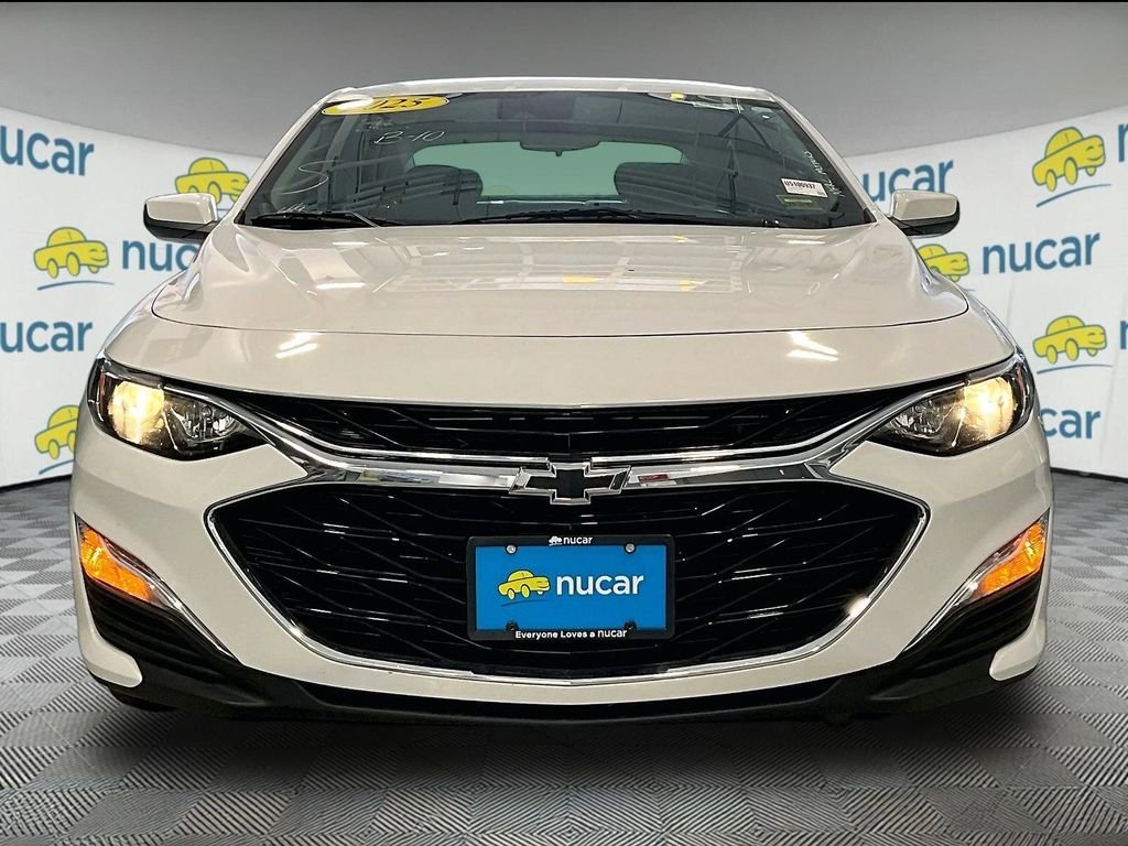 Used 2025 Chevrolet Malibu RS image 2