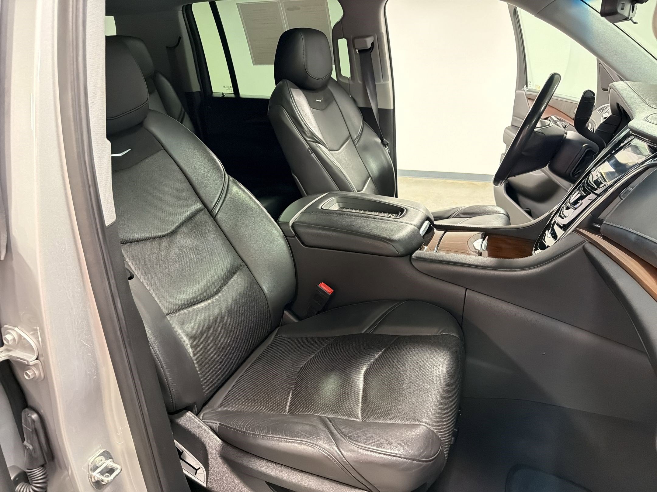 Used 2020 Cadillac Escalade ESV Luxury image 31