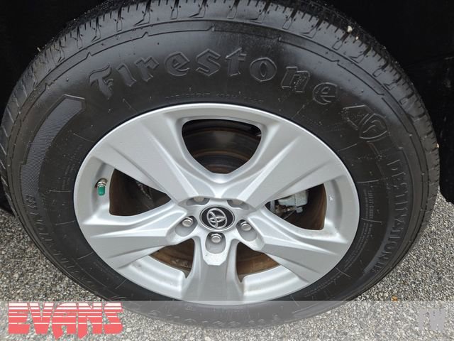 Used 2021 Toyota RAV4 LE image 20