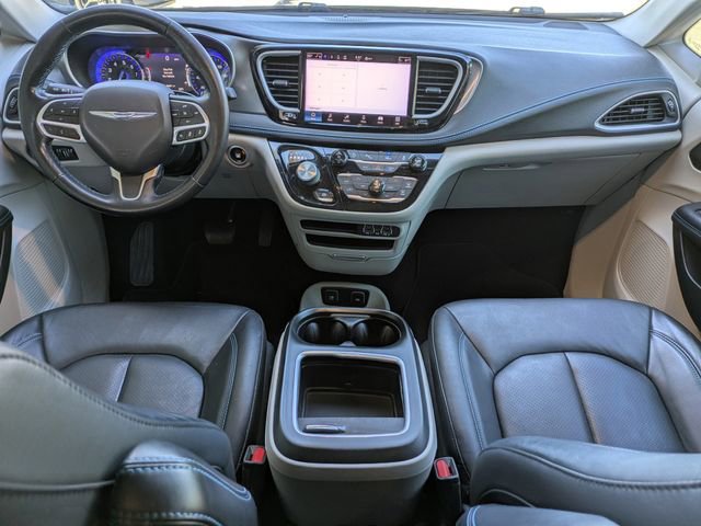 Used 2021 Chrysler Pacifica Touring-L image 18