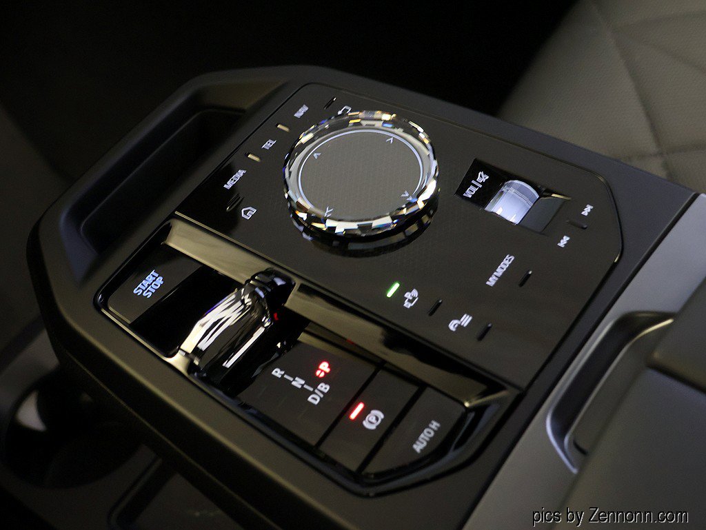 Certified 2026 BMW iX xDrive60 AWD/4WD image 27