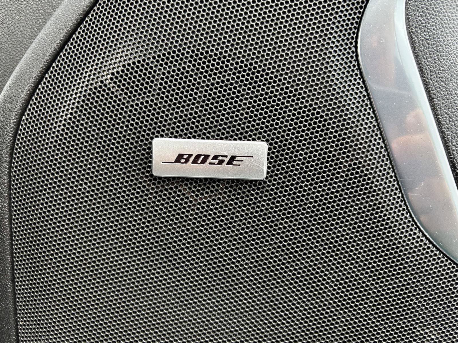 Used 2023 Chevrolet Suburban Premier image 13