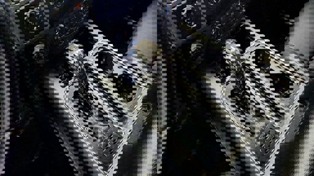 Used 2019 Ford F150 Raptor w/ Equipment Group 802A Luxury image 17