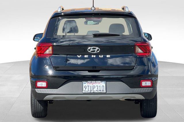 Used 2025 Hyundai Venue SEL image 5