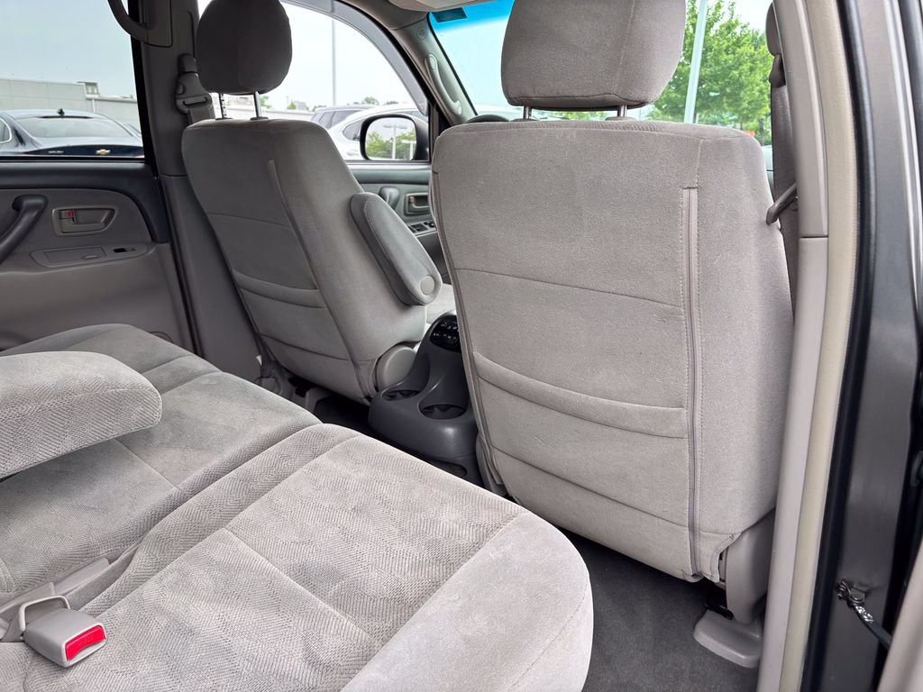 Used 2006 Toyota Sequoia SR5 AWD/4WD image 38
