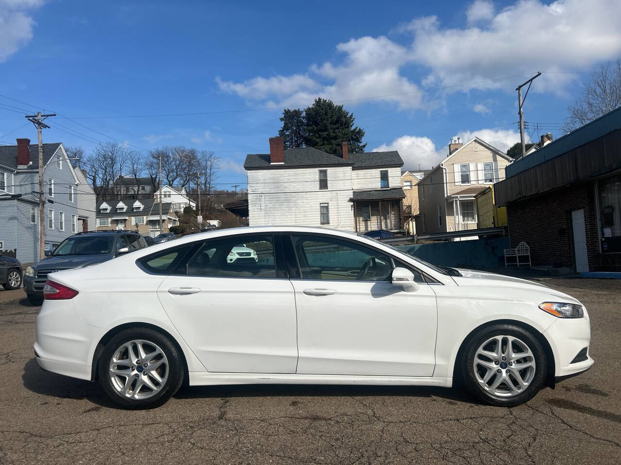Used 2015 Ford Fusion SE image 5