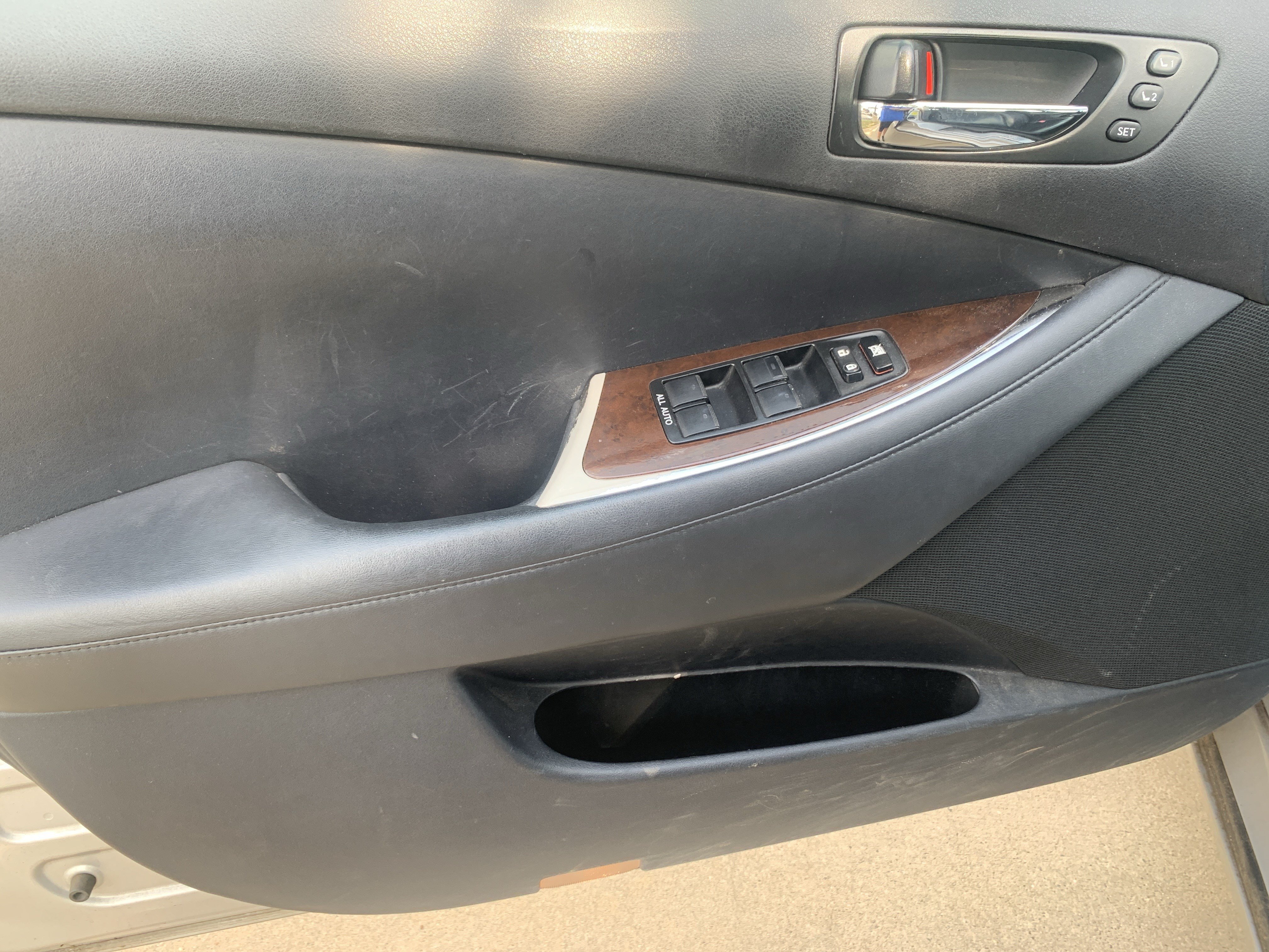 Used 2010 Lexus ES 350 w/ Preferred Accessory Package FWD image 12