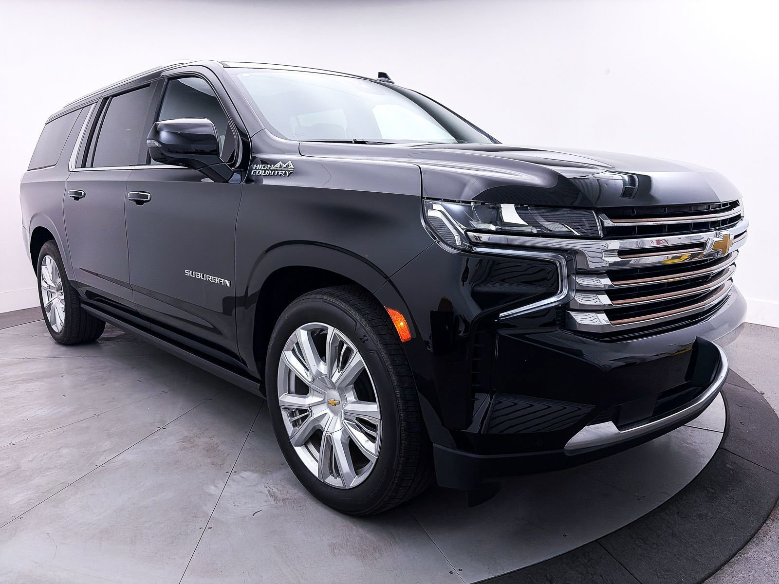 Used 2024 Chevrolet Suburban High Country AWD/4WD image 13