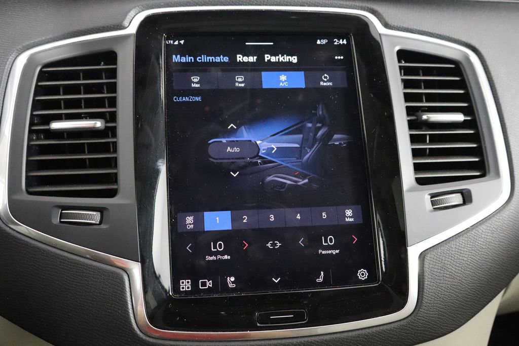 Used 2023 Volvo XC90 B5 Core w/ Protection Package Premier image 33