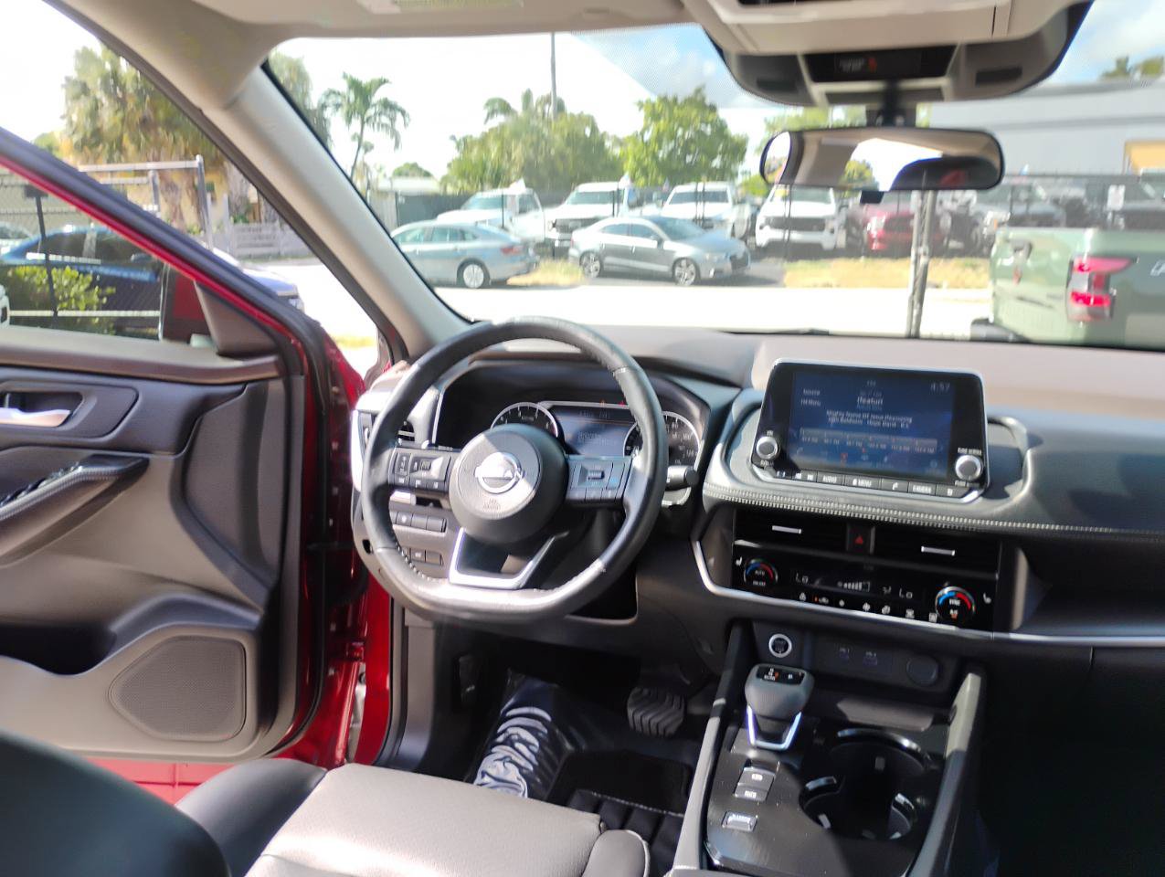 Used 2023 Nissan Rogue SV w/ SV Premium B Package FWD image 61