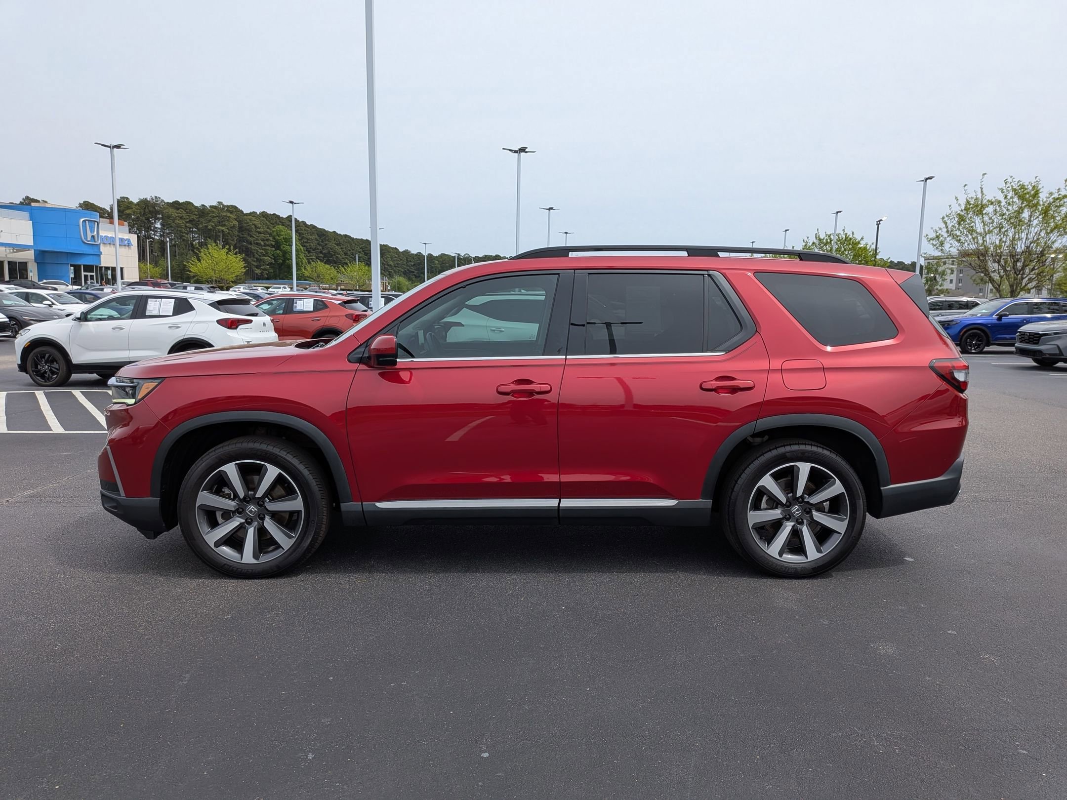 Used 2024 Honda Pilot Touring image 6